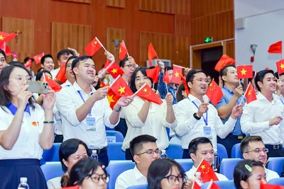 Các đại biểu 2 nước tại chương trình "Gặp gỡ hữu nghị thanh niên Việt Nam - Trung Quốc" lần thứ 23, diễn ra tại Trung Quốc năm 2024.