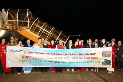 Tỉnh Quảng Bình đón chuyến bay quốc tế đầu tiên từ Đài Bắc (Đài Loan-Trung Quốc) đến Cảng Hàng không Đồng Hới. 