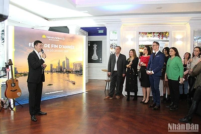 Ông Nguyễn Tiến Hoàng, Trưởng chi nhánh Vietnam Airlines tại Pháp và châu Âu, đánh giá cao sự hợp tác của đối tác tại Pháp để Vietnam Airlines phát huy tốt vai trò là cầu nối hàng không, đồng thời góp phần thắt chặt quan hệ giữa 2 quốc gia và 2 châu lục. Ảnh: Khải Hoàn.