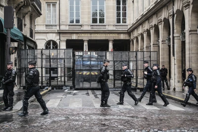 An ninh được tăng cường chung quanh Hội đồng Hiến pháp từ ngày 13/4. (Ảnh: Liberation)