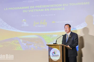 Cục trưởng Cục Du lịch Quốc gia Nguyễn Trùng Khánh: Chúng tôi hy vọng rằng trong thời gian tới du lịch Việt Nam sẽ đạt được những bước tăng trưởng mới, thu hút nhiều khách du lịch chất lượng cao, lưu trú lâu dài hơn, hướng tới những giá trị truyền thống, giá trị về tài nguyên thiên nhiên. (Ảnh: MINH DUY)