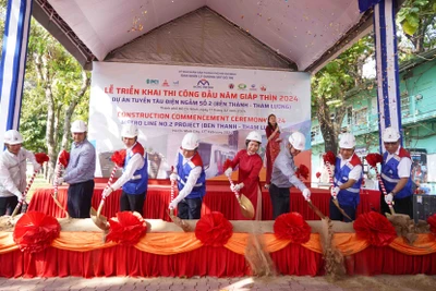Lãnh đạo Ban Quản lý Đường sắt đô thị TP Hồ Chí Minh cùng các đơn vị thực hiện nghi thức phát động bước vào giai đoạn thi công đồng loạt tuyến Metro số 2.