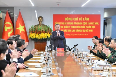 Tổng Bí thư Tô Lâm làm việc tại Bảo tàng Lịch sử Quân sự Việt Nam. (Ảnh: Đăng Khoa)