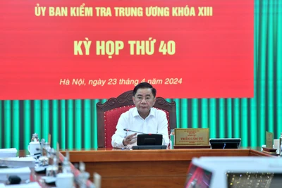 Đồng chí Trần Cẩm Tú, Ủy viên Bộ Chính trị, Bí thư Trung ương Đảng, Chủ nhiệm Ủy ban Kiểm tra Trung ương chủ trì Kỳ họp thứ 40 của Ủy ban Kiểm tra Trung ương Đảng. Ảnh: ĐĂNG KHOA