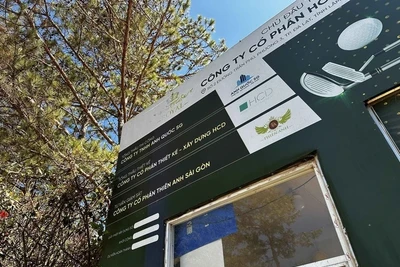 Dự án Tòa nhà Câu lạc bộ Golf do Công ty Cổ phần Hoàng Gia ĐL làm chủ đầu tư, xây dựng trên khuôn viên Sân Golf Đồi cù Đà Lạt.