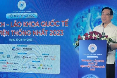 PGS,TS Lương Ngọc Khuê, Phó Chủ tịch Hội đồng y khoa quốc gia, Cục Trưởng Cục Quản lý khám, chữa bệnh, Phó Trưởng Ban chỉ đạo phòng, chống bệnh không lây nhiễm Bộ Y tế phát biểu tại Hội nghị.