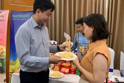 Trần Đức Quyền, Trưởng phòng kinh doanh Công ty Trách nhiệm hữu hạn Nguyễn Hồng cho chia sẻ về sản phẩm của doanh nghiệp đã đạt chứng nhận Halal.