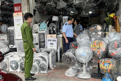 Lực lượng quản lý thị trường sẽ tăng cường kiểm tra và xử lý vi phạm trong kinh doanh thiết bị điện.