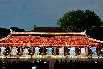 Văn Miếu - Quốc Tử Giám trở nên sống động với các màn trình diễn 3D mapping.