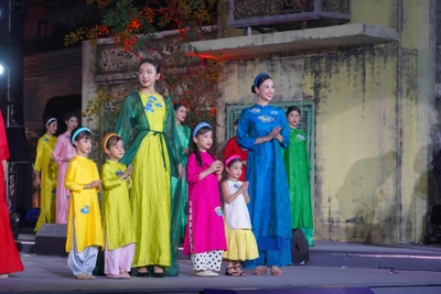 Hà Nội sẽ tôn vinh nét đẹp áo dài đúng dịp kỷ niệm 70 năm Ngày Giải phóng Thủ đô.