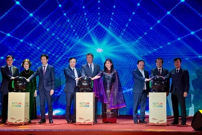 Các đại biểu khai mạc sự kiện Geton Hanoi 2025.