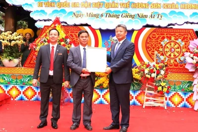 Quần thể danh thắng Hương Sơn (huyện Mỹ Đức, Hà Nội) được công nhận là Khu du lịch cấp thành phố.