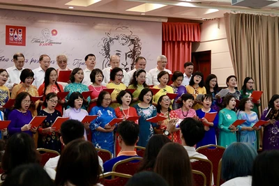 Buổi hòa nhạc kỷ niệm ngày sinh nhà thơ A.S.Pushkin diễn ra tại Hà Nội. (Ảnh do Trung tâm Khoa học và Văn hóa Nga tại Hà Nội cung cấp)