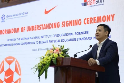 Viện trưởng Viện Khoa học Giáo dục Việt Nam, GS.TS Lê Anh Vinh phát biểu tại hội thảo.