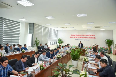 Quang cảnh buổi làm việc.