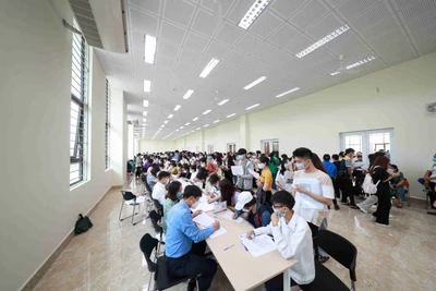 Thí sinh trúng tuyển, nhập học Đại học Quốc gia Hà Nội năm 2022.