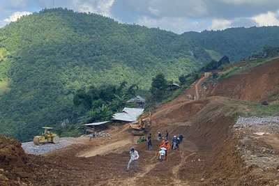 Thời gian qua, Tủa Chùa luôn ưu tiên nguồn lực đầu tư nâng cấp đường liên xã, tạo thuận lợi cho nhân dân đi lại.