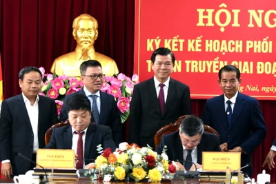 Lễ ký kết Kế hoạch phối hợp công tác tuyên truyền giai đoạn 2023-2025 giữa Báo Nhân Dân và Tỉnh ủy Đồng Nai.