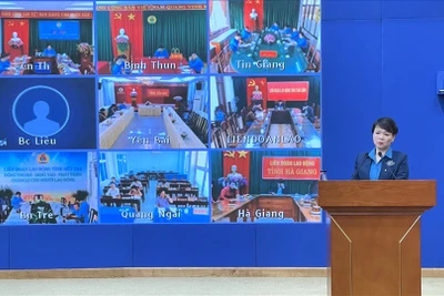 Đại diện Tổng Liên đoàn Lao động Việt Nam báo cáo tình hình chăm lo Tết và quan hệ lao động Tết Quý Mão.