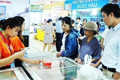 Các hoạt động xúc tiến thương mại thường xuyên được tổ chức nhằm kích cầu tiêu dùng trong nước. Ảnh: SONG ANH
