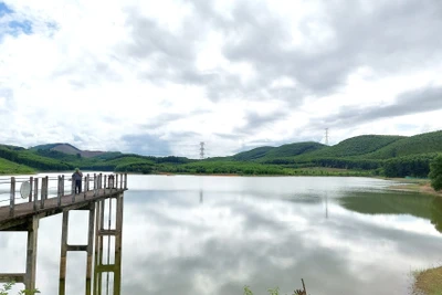 Hồ Troóc Vực ở xã Liên Trạch hư hỏng nhiều, không còn phát huy hiệu quả và tiềm ẩn mất an toàn cho người dân phía dưới đập.