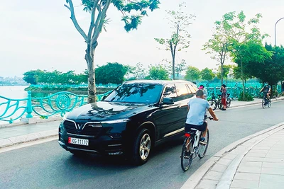 Tỷ lệ sở hữu phương tiện cơ giới cá nhân tăng nhanh đã khiến đường dành cho xe đạp ngày càng bị thu hẹp.