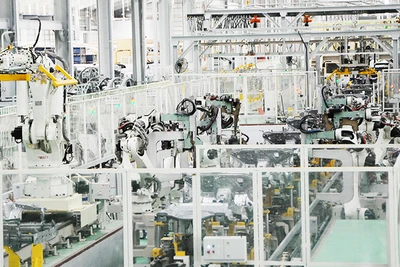 Nhiều doanh nghiệp đang đầu tư vào công nghệ hướng tới xây dựng môi trường làm việc hiện đại. Ảnh: BẮC SƠN