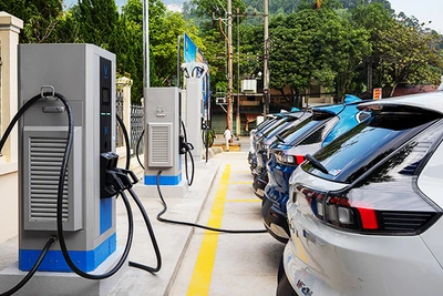 Hệ thống trạm sạc đang được các nhà sản xuất ô-tô điện phát triển rộng khắp.