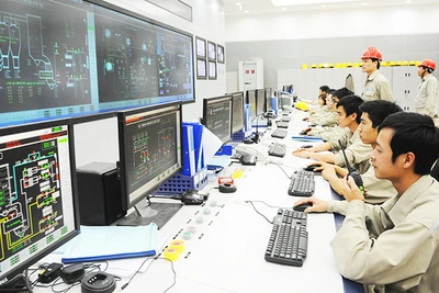 Các nhà máy điện đang tập trung vận hành sản xuất, bảo đảm cung ứng điện. Ảnh: TRẦN HẢI