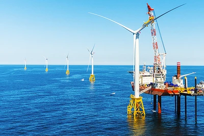Cần nhanh chóng xây dựng cơ chế, chính sách khuyến khích phát triển điện gió ngoài khơi. Ảnh: EVN