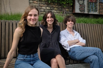 Những người trẻ cảm thấy hạnh phúc ở Litva. Ảnh: THE GUARDIAN