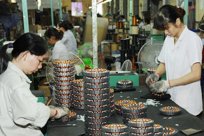 Khả năng hấp thụ vốn và đáp ứng điều kiện vay vốn của doanh nghiệp vẫn ở mức thấp. Ảnh: SONG ANH