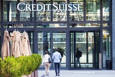 Credit Suisse sụp đổ do bị ảnh hưởng bởi cú sốc từ ngành ngân hàng Mỹ. Ảnh: BLOOMBERG
