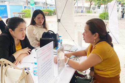 Kết nối việc làm tại Trung tâm Dịch vụ việc làm Hà Nội.