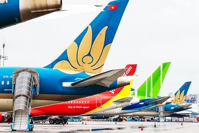 Giá vé máy bay tăng cao dịp lễ 30/4-1/5