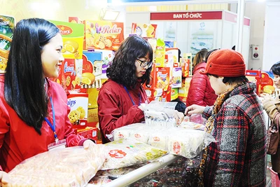 Các doanh nghiệp phân phối đã thu mua dự trữ nguồn hàng bảo đảm phục vụ nhu cầu của người dân. Ảnh: HẢI NAM