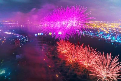 Lễ hội pháo hoa quốc tế Đà Nẵng trở thành sự kiện thu hút đông đảo khách du lịch.