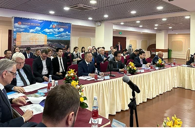 Hội thảo được tổ chức trực tiếp và trực tuyến tại các điểm cầu. (Ảnh: THÙY VÂN)