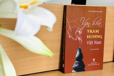 Cuốn sách "Văn hóa trầm hương Việt Nam" của TS Nguyễn Duy Thái.