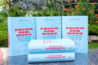 Cuốn sách Xây dựng và phát triển nền đối ngoại, ngoại giao Việt Nam toàn diện, hiện đại, mang đậm bản sắc “cây tre Việt Nam” của Tổng Bí thư Nguyễn Phú Trọng.