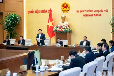 Chủ tịch Quốc hội Vương Đình Huệ phát biểu tại Phiên họp thứ 30 của Ủy ban Thường vụ Quốc hội. (Ảnh: DUY LINH)