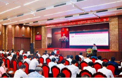 Quang cảnh hội nghị chiều 13/5.