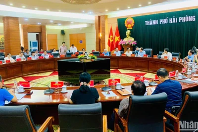 Bí thư Thành ủy Hải Phòng Lê Tiến Châu chủ trì họp triển khai các biện pháp cấp bách khắc phục hậu quả của bão số 3. (Ảnh: Ngô Quang Dũng)