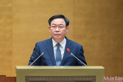 Chủ tịch Quốc hội Vương Đình Huệ phát biểu bế mạc kỳ họp. (Ảnh: DUY LINH)