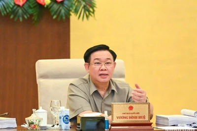 Chủ tịch Quốc hội Vương Đình Huệ phát biểu ý kiến trong phiên họp Ủy ban Thường vụ Quốc hội sáng 20/9. (Ảnh: DUY LINH)