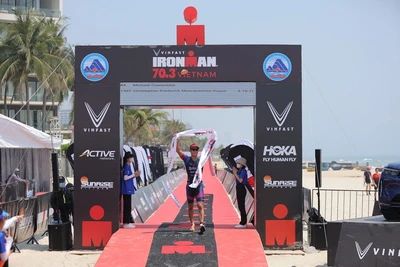 Nhà vô địch VinFast IRONMAN 70.3 Việt Nam Christopher Frederick Mascarenhas-Keyes, đến từ Anh Quốc.
