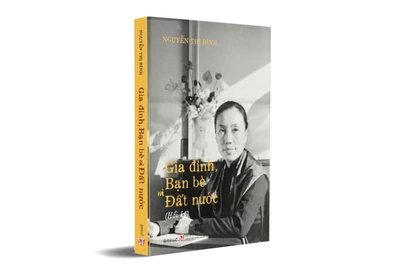 Cuốn sách "Gia đình, bạn bè và đất nước" (hồi ký) của nguyên Phó Chủ tịch nước Nguyễn Thị Bình.