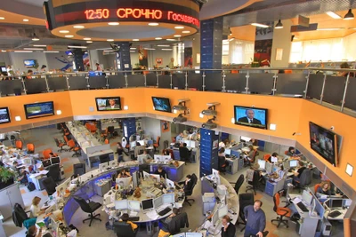 Sự ra đời các công nghệ mới cùng các nền tảng mạng xã hội đã chi phối và làm thay đổi căn bản hoạt động của các tòa soạn. (Ảnh minh họa)