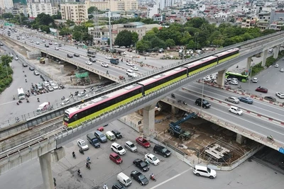 Đường sắt Nhổn-ga Hà Nội đang được chạy thử liên tục trước khi đưa vào khai thác.