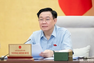 Chủ tịch Quốc hội Vương Đình Huệ phát biểu ý kiến tại phiên họp. (Ảnh: DUY LINH)